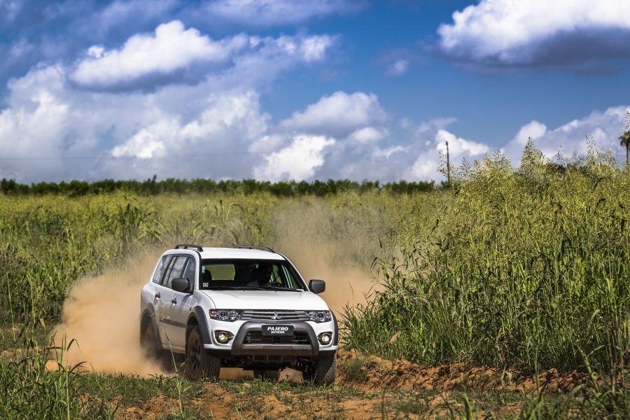  Mitsubishi Pajero Dakar OutDoor 2016 года  (фото 2 из 30)